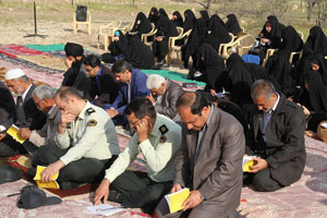 مراسم تجلیل از خانواده معظم شهدای شهرستان لار در روز 22 اسفند