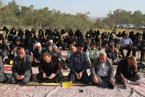 مراسم تجلیل از خانواده معظم شهدای شهرستان لار در روز 22 اسفند