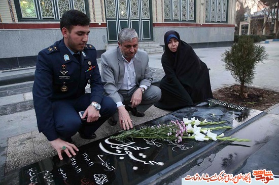 افسر نیروی مخصوص ارتش داوطلب شهادت بود/ همه شادی یک خانواده شهید مدافع حرم افسر نیروی مخصوص ارتش داوطلب شهادت بود/ همه شادی یک خانواده شهید مدافع حرم