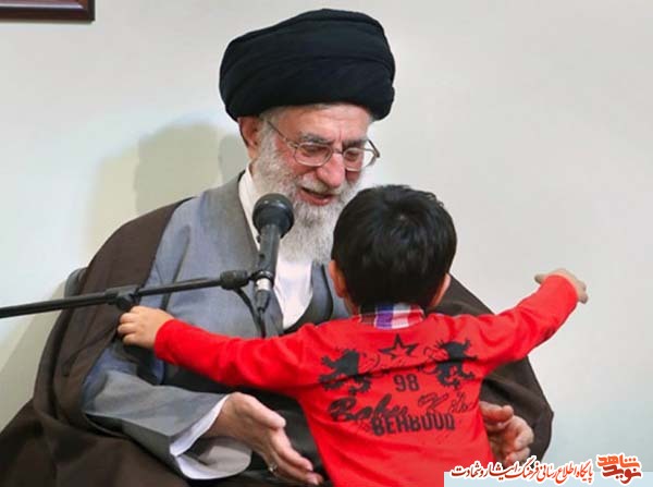 حضرت آیت الله خامنه ای و فرزندان شهدا، از جنگ تا امروز