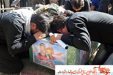 پیکر ۵ شهید مدافع حرم در قم تشییع شد پیکر ۵ شهید مدافع حرم در قم تشییع شد