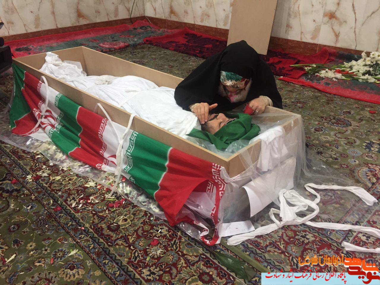 همسر شهید : هنوز هم دلتنگی‌هایم را برای وحید پیامک می‌کنم