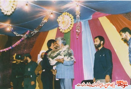 غذا را همراه با تازیانه می دادند غذا را همراه با تازیانه می دادند