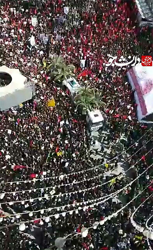 لحظه به لحظه با پیکر شهید حججی: تشییع باشکوه در تهران آغاز شد/حجت الاسلام پناهیان: محسن حججی «فخر االشهداء» شهدای مدافع حرم است