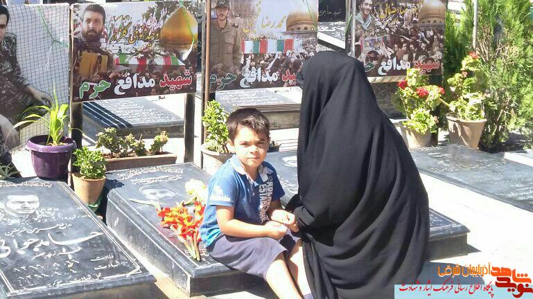 ظهر عاشورا نمازش را خواند و فدایی حریم آل الله شد ظهر عاشورا نمازش را خواند و فدایی حریم آل الله شد