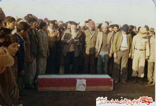 حاجیه خانم خاتون قادرزاده مادر شهید معظم داود صابریان بدیدار فرزندش شتافت حاجیه خانم خاتون قادرزاده مادر شهید معظم داود صابریان بدیدار فرزندش شتافت