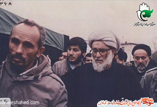 هیچ گاه سنگر علم و عدالت خواهی را خالی نگذارید تا موجب سوء استفاده بیگانگان شود هیچ گاه سنگر علم و عدالت خواهی را خالی نگذارید تا موجب سوء استفاده بیگانگان شود