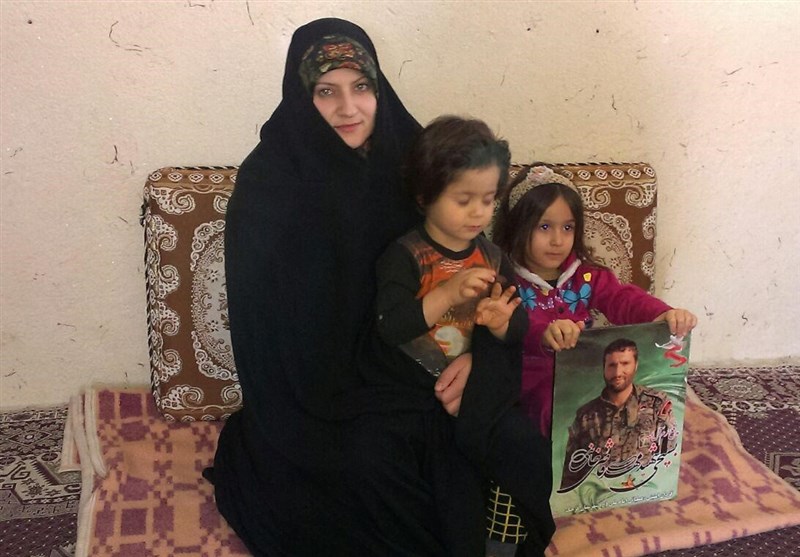 برگی از زندگی شهید قاضیخانی به روایت همسرش؛ «مهدی» میگفت سوریه خط مقدم انقلاب اسلامی است برگی از زندگی شهید قاضیخانی به روایت همسرش؛ «مهدی» میگفت سوریه خط مقدم انقلاب اسلامی است