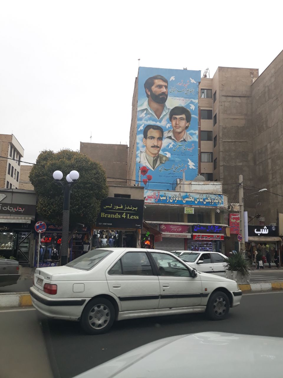 تصاویر شهدا مزین بر دیوار شهری شهر قدس شد تصاویر شهدا مزین بر دیوار شهری شهر قدس شد