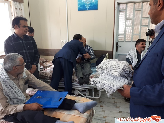 عیادت از ایثارگران بستری به مناسبت روز جانباز عیادت از ایثارگران بستری به مناسبت روز جانباز