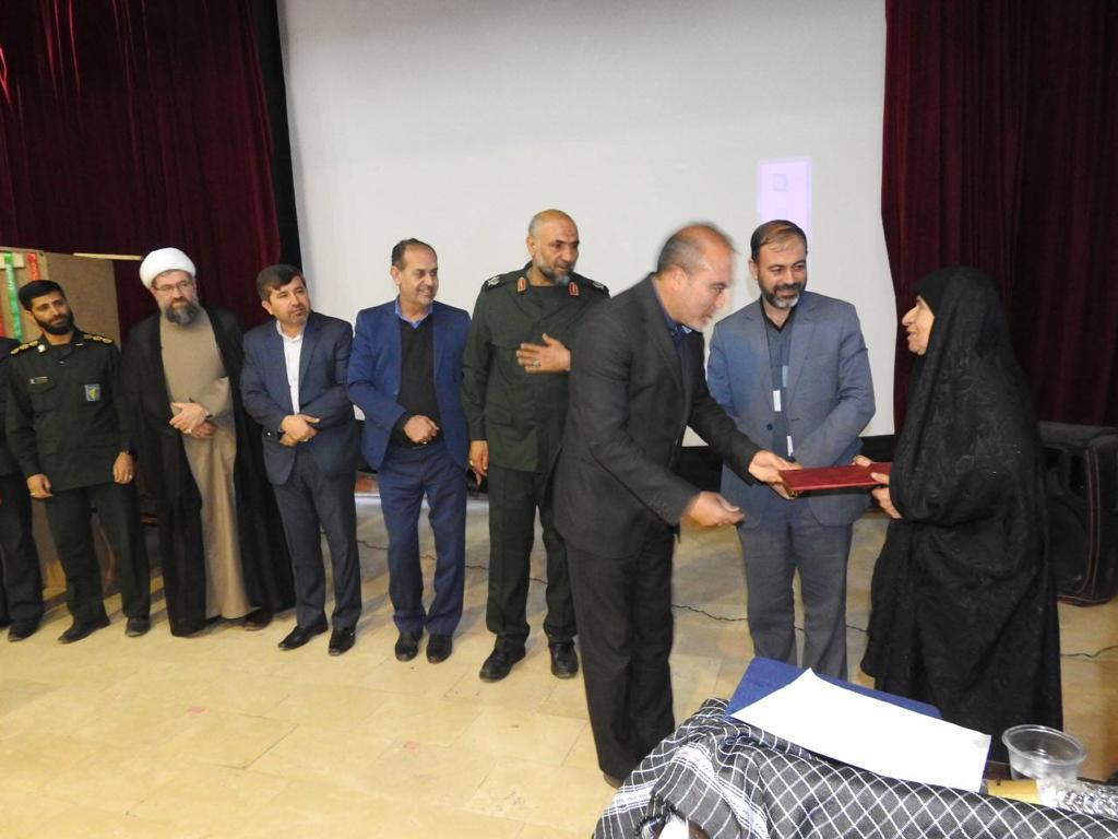شهید سلیمانی بزرگ مردی است که با گذشت زمان زنده تر می شود شهید سلیمانی بزرگ مردی است که با گذشت زمان زنده تر می شود