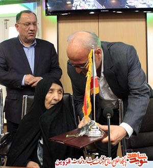 مادران دو شهیدی شهر قزوین تجلیل شدند مادران دو شهیدی شهر قزوین تجلیل شدند