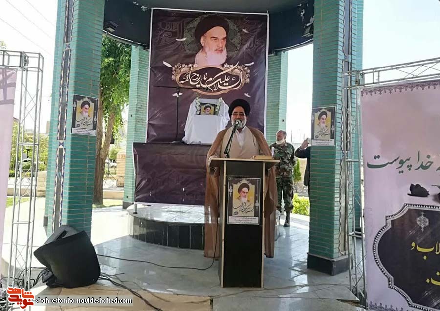 قیام خونین ۱۵ خرداد سال ۴۲ در مظلومیت تمام به شهادت رسیدند قیام خونین ۱۵ خرداد سال ۴۲ در مظلومیت تمام به شهادت رسیدند