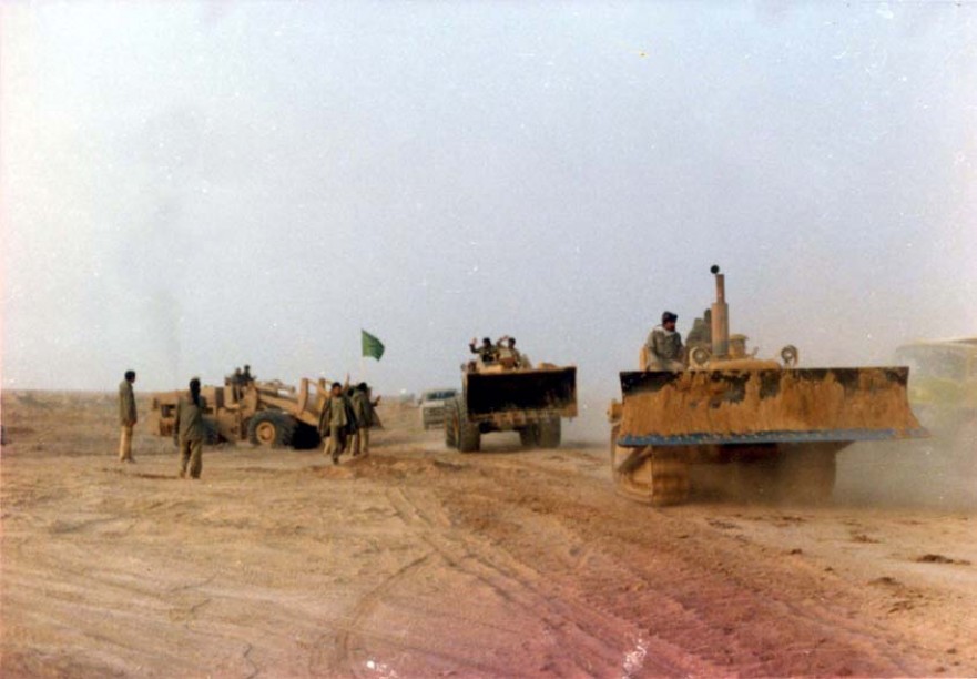 گنجینه تصاویر جهاد سازندگی - جاده سازی در دفاع مقدس