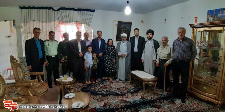 دیدار مسئولین شهرستان ملارد از مادر شهید «امیدعلی میرزاخانی» دیدار مسئولین شهرستان ملارد از مادر شهید «امیدعلی میرزاخانی»
