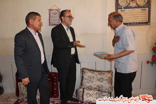 آزادگان زیباترین نماد ایثار و مقاومت هستند