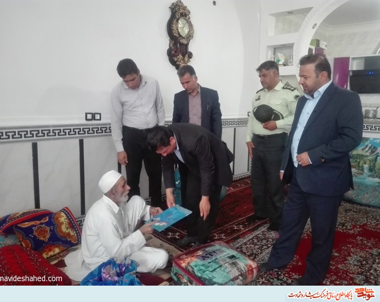 فرهنگ ایثار و شهادت ریشه در مکتب سیدالشهدا دارد فرهنگ ایثار و شهادت ریشه در مکتب سیدالشهدا دارد