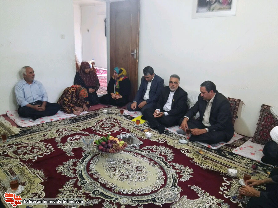دیدار از خانواده های شهدای کارمند با حضور شورای اداری شهرستان فیروزکوه دیدار از خانواده های شهدای کارمند با حضور شورای اداری شهرستان فیروزکوه