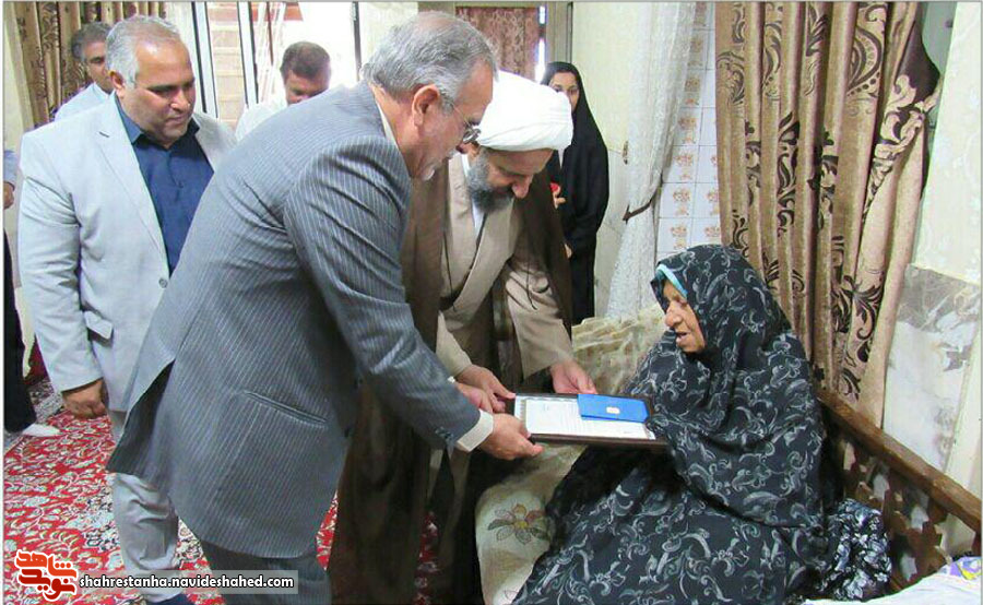 دیدار مسئولان شهرستان قرچک از مادر شهید «شاهسون» دیدار مسئولان شهرستان قرچک از مادر شهید «شاهسون»