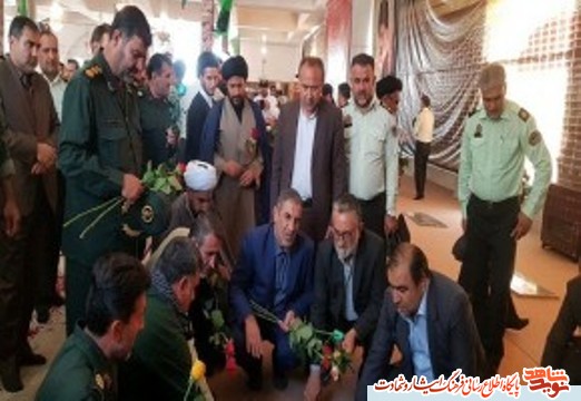 غبارروبی گلزار مطهر شهدا غبارروبی گلزار مطهر شهدا