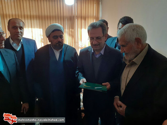 دیدار استاندار تهران با خانواده شهید دیدار استاندار تهران با خانواده شهید