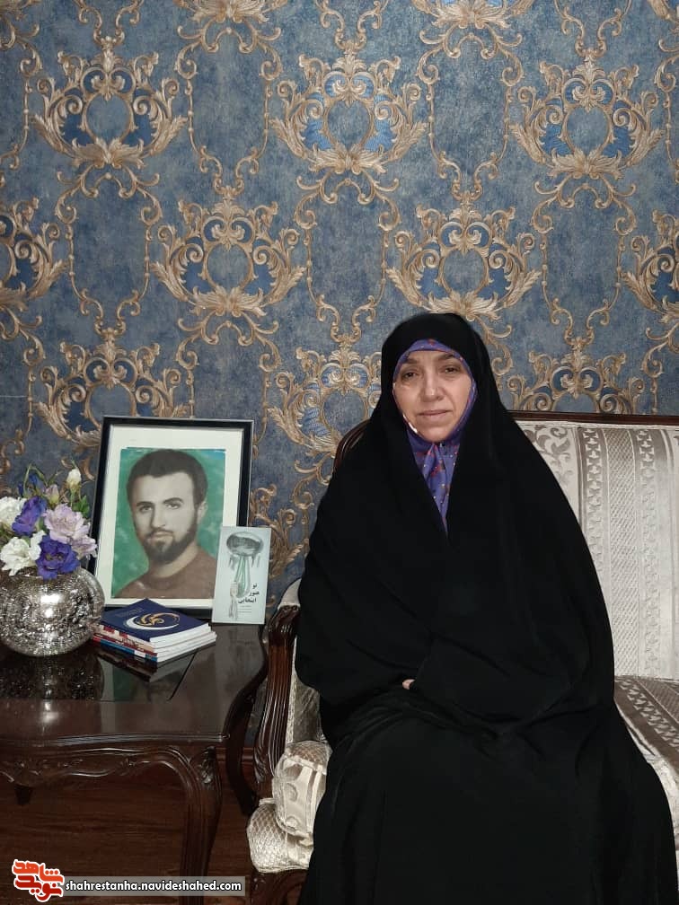 دلتنگیهایم را با نوشتن معنا میبخشم دلتنگیهایم را با نوشتن معنا میبخشم