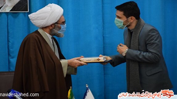 جامعه‌ای که به دنبال قرآن است از نور این کتاب الهی متاثر می‌شود