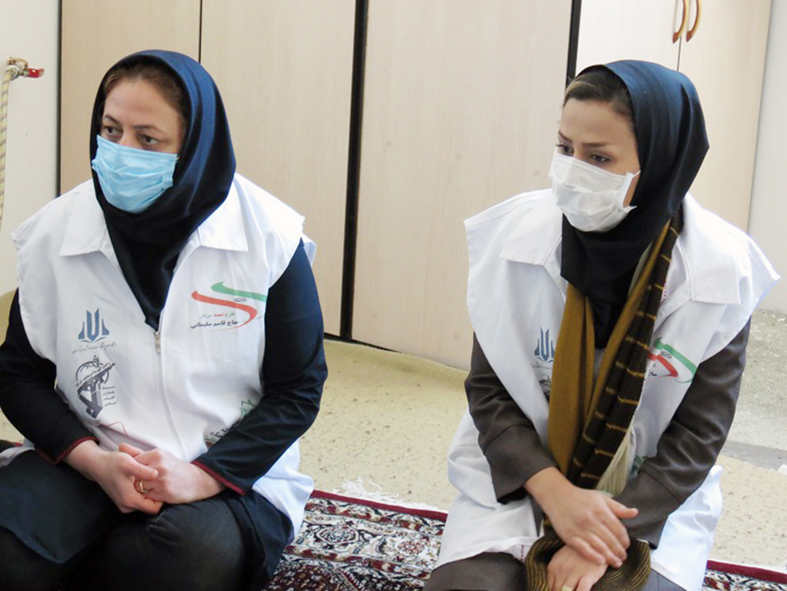 گزارش/ همت بانوان بسیجی علیه کرونا با طرح شهید سلیمانی + عکس گزارش/ همت بانوان بسیجی علیه کرونا با طرح شهید سلیمانی + عکس