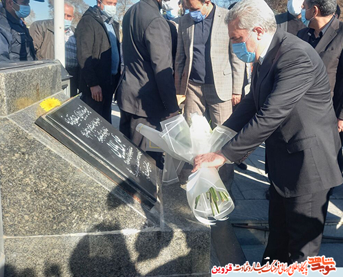 وزیر میراث فرهنگی به مقام شهدای قزوين ادای احترام كرد وزیر میراث فرهنگی به مقام شهدای قزوين ادای احترام كرد