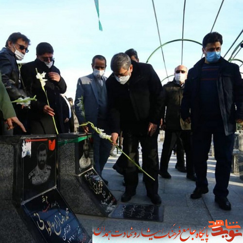 گزارش تصویری|گلزار شهدای همدان غبارروبی و عطرافشانی شد گزارش تصویری|گلزار شهدای همدان غبارروبی و عطرافشانی شد