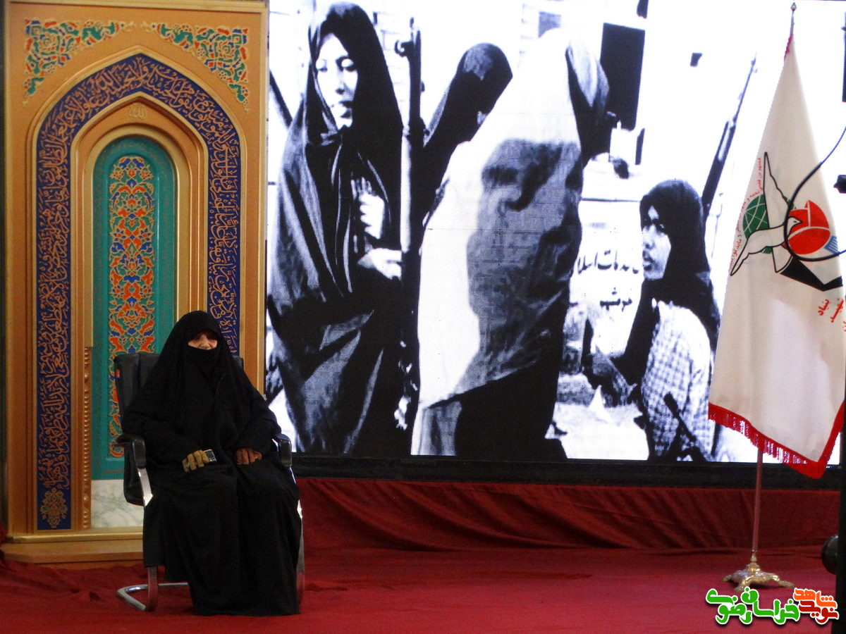برگزاری یادواره زنان ایثارگر استان در منازل خانوادههای خراسان رضوی برگزاری یادواره زنان ایثارگر استان در منازل خانوادههای خراسان رضوی