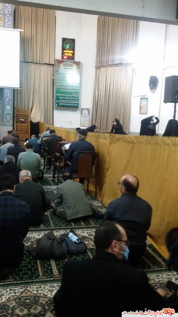 لوح معاون فرهنگی و آموزشی بنیاد شهید، برای تقدیر از ۳۵ شهید کوی ایثار شهرستان بروجرد