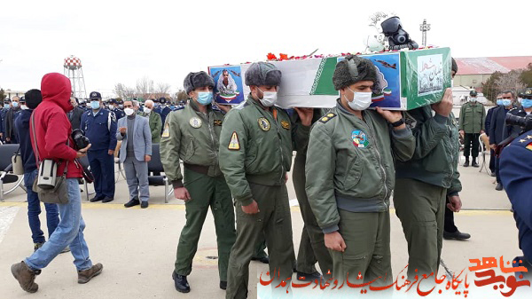 گزارش تصویری| تشییع پیکر شهید بیک محمدی در پایگاه هوایی شهید نوژه گزارش تصویری| تشییع پیکر شهید بیک محمدی در پایگاه هوایی شهید نوژه
