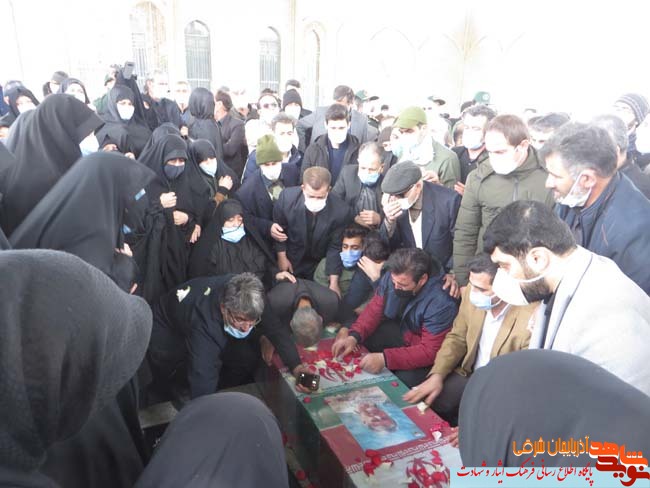 گزارش تصویری | مراسم تشییع پیکر سردار علیرضا گل محمدی با حضور انبوه جمعیت در میانه برگزار شد.