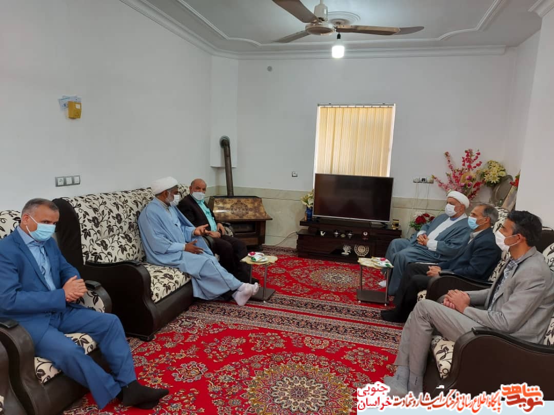 شهیدان برای حفظ ارزش‌ها و آبروی انقلاب از جان شیرین خود گذشتند