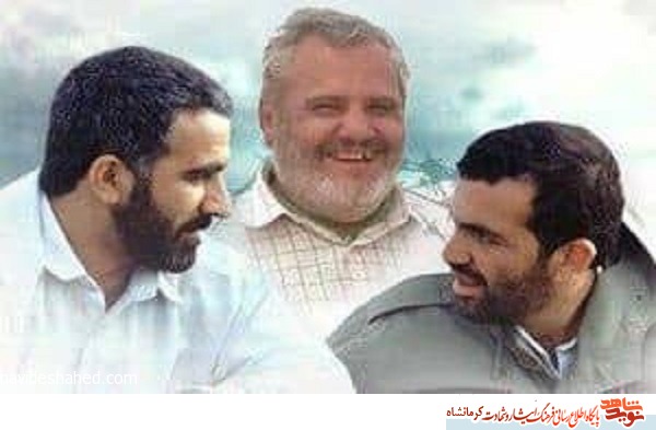 گروه تفحص با دستهای بیرون زده از خاک یک شهید مزد خود را گرفت گروه تفحص با دستهای بیرون زده از خاک یک شهید مزد خود را گرفت