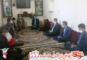 خانواده شهدا الگوی حجاب و عفاف در جامعه هستند