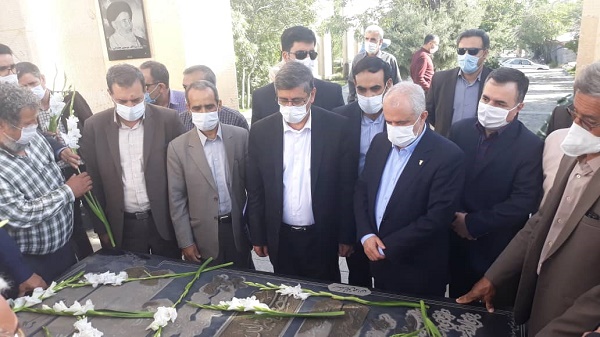 سعید اوحدی در گلزار شهدای همدان حضور یافت