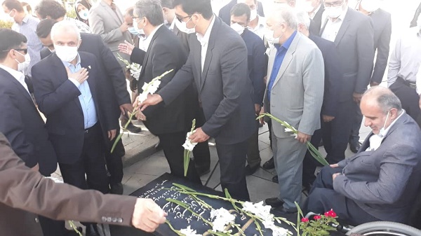 سعید اوحدی در گلزار شهدای همدان حضور یافت