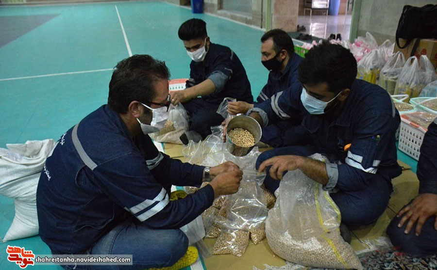 420 سبد کمک های مومنانه و بسته های پذیرایی بین نیازمندان و کادر درمانی استان تهران توزیع شد 420 سبد کمک های مومنانه و بسته های پذیرایی بین نیازمندان و کادر درمانی استان تهران توزیع شد