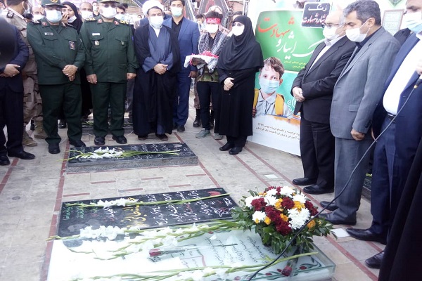 نواخته شدن زنگ مهر، ایثار و شهادت از گلزار شهدای کرمان+ تصویر نواخته شدن زنگ مهر، ایثار و شهادت از گلزار شهدای کرمان+ تصویر