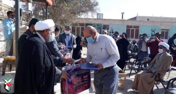 زنگ مقاومت و ایثار در هنرستان کاردانش دارالفنون قاین نواخته شد زنگ مقاومت و ایثار در هنرستان کاردانش دارالفنون قاین نواخته شد
