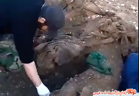 فیلم | لحظه تفحص شهید شیری و اعلام خبر به خانواده شهید فیلم | لحظه تفحص شهید شیری و اعلام خبر به خانواده شهید