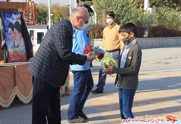 مراسم تجلیل از دانشآموزان شاهد قزوین به روایت دوربین مراسم تجلیل از دانشآموزان شاهد قزوین به روایت دوربین