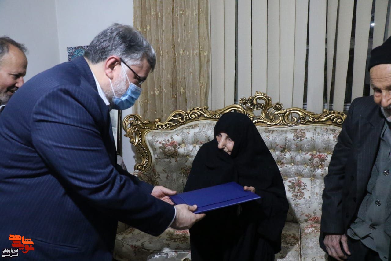 زنده نگه داشتن یاد شهداء کمتر از شهادت نیست زنده نگه داشتن یاد شهداء کمتر از شهادت نیست
