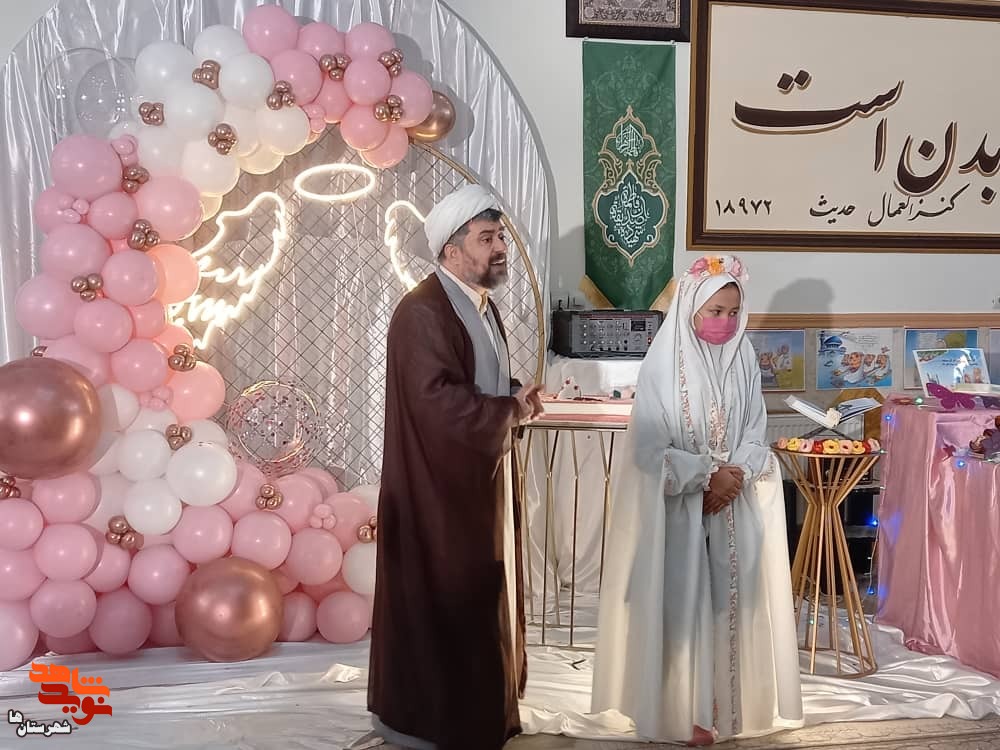 جشن تکلیف دانش آموزان شاهد و ایثارگر در اسلامشهر برگزار شد