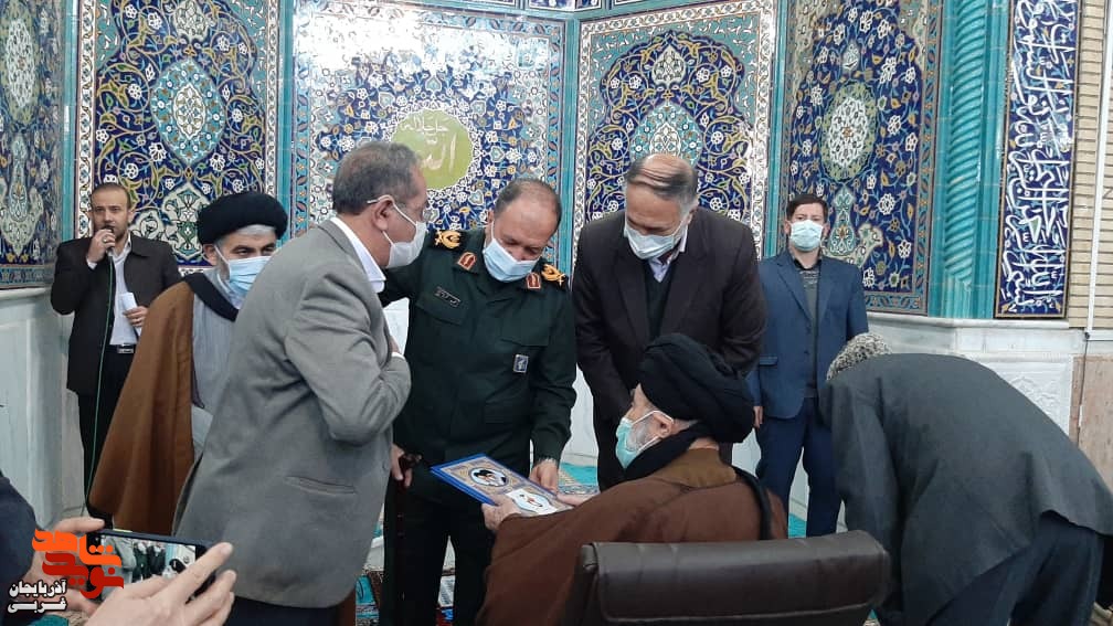 برپایی میز خدمت بنیاد شهید و امور ایثارگران آذربایجان غربی در مصلای ارومیه برپایی میز خدمت بنیاد شهید و امور ایثارگران آذربایجان غربی در مصلای ارومیه