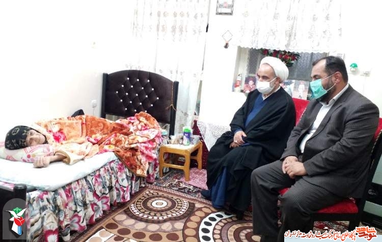 همگان باید خود را در مقابل خون شهدا مسئول بدانند