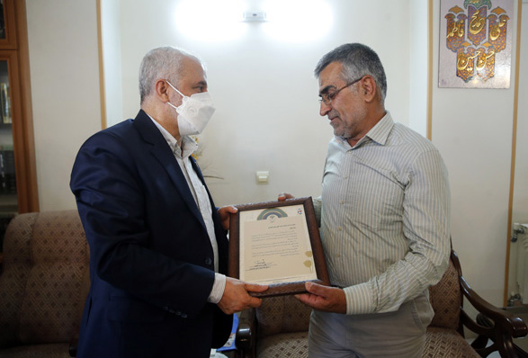 گزارشی از برنامه های رییس بنیاد شهید و امور ایثارگران در سفر به اصفهان گزارشی از برنامه های رییس بنیاد شهید و امور ایثارگران در سفر به اصفهان