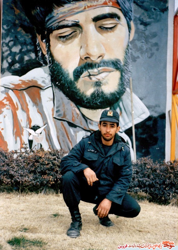 مادر شهید محمد خوشنشین به فرزند شهیدش پیوست مادر شهید محمد خوشنشین به فرزند شهیدش پیوست